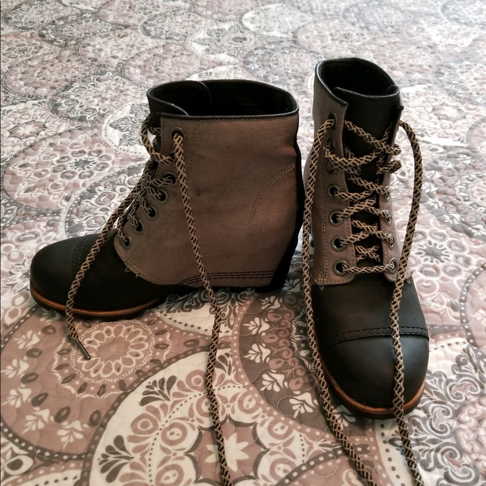 Sorel wedge lace up boot